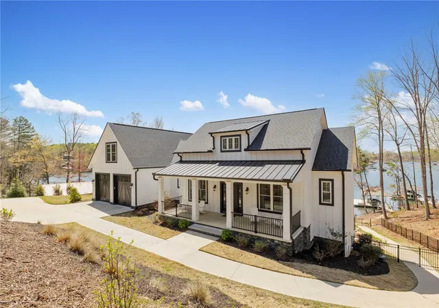Photo 3 of Single family home for sale at 427 Sue Craig Rd, Six Mile, SC 29682 | MLS# 20285543 | Listing updated on 2026-10-01