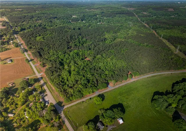 Photo 3 of Sale Pending at 12 Moorefield Memorial Hwy, Liberty, SC 29657 | MLS# 20287718 | Listing updated on 2026-09-01