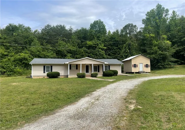 Photo 1 of Manufactured home for sale at 857 Pickett Post Rd, Walhalla, SC 29691 | MLS# 20288047 | Listing updated on 2026-06-22