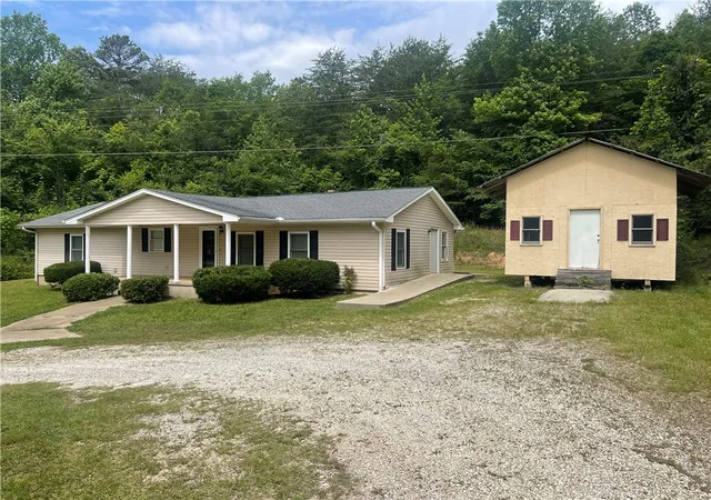 Photo 2 of Manufactured home for sale at 857 Pickett Post Rd, Walhalla, SC 29691 | MLS# 20288047 | Listing updated on 2026-06-22