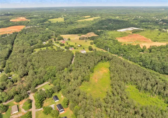 Photo 2 of Sale Pending at 340 Lawrence Rd, Anderson, SC 29624 | MLS# 20288773 | Listing updated on 2026-06-01