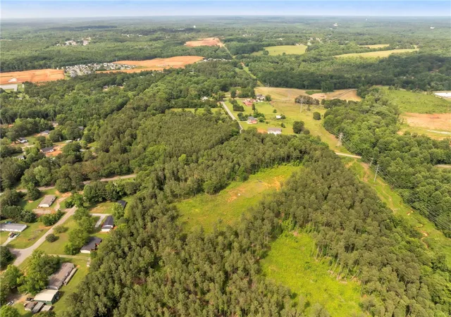 Photo 3 of Sale Pending at 340 Lawrence Rd, Anderson, SC 29624 | MLS# 20288773 | Listing updated on 2026-06-01
