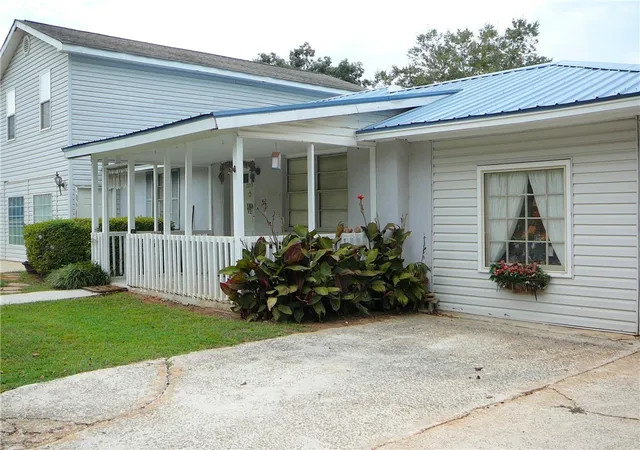 Photo 2 of Single family home for sale at 2213 Broadway Lake Rd, Anderson, SC 29621 | MLS# 20289187 | Listing updated on 2026-07-09