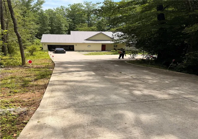 2nd image of 128 Willys Creek Cir, Pickens, SC 29671 | MLS# 20289265