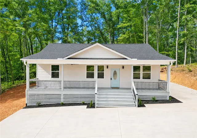 Homes for sale in Westminster, SC | 425 Tiger Ln, Westminster, SC 29693 | MLS# 20289685
