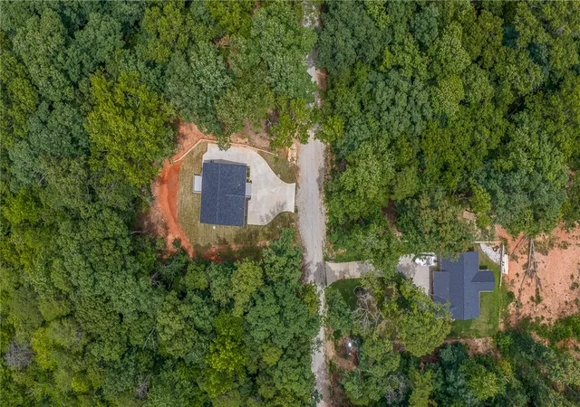 Photo 3 of Single family home for sale at 425 Tiger Ln, Westminster, SC 29693 | MLS# 20289685 | Listing updated on 2026-08-27
