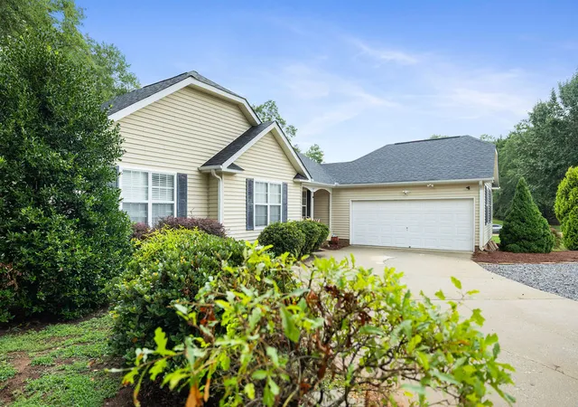 Photo 3 of Single family home for sale at 109 Coachman Ct, Anderson, SC 29625 | MLS# 20291027 | Listing updated on 2026-07-01