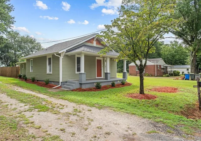 Homes for sale in Greenville, SC | 16 Bradley St, Greenville, SC 29611 | MLS# 20291172