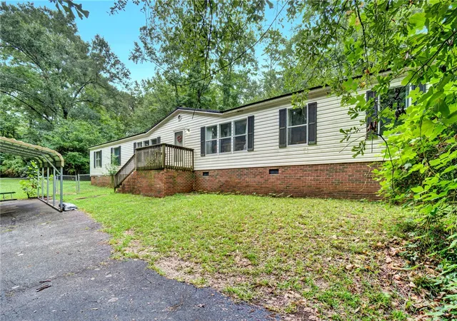 Photo 1 of Sale Pending at 427 Whitt Rd, Piedmont, SC 29673 | MLS# 20291317 | Listing updated on 2026-09-29