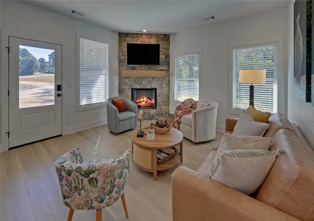 3rd image of 71 Woodlake Dr #A, Hartwell, GA 30643 | MLS# 20292497