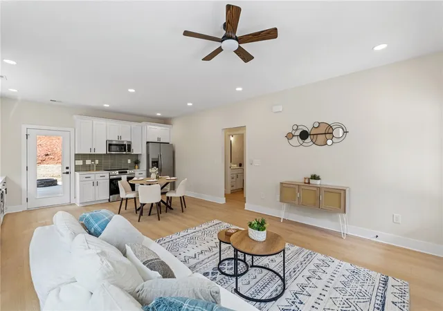 Photo 3 of Single family home for sale at 416 Holden Dr, Westminster, SC 29693 | MLS# 20292508 | Listing updated on 2026-09-12