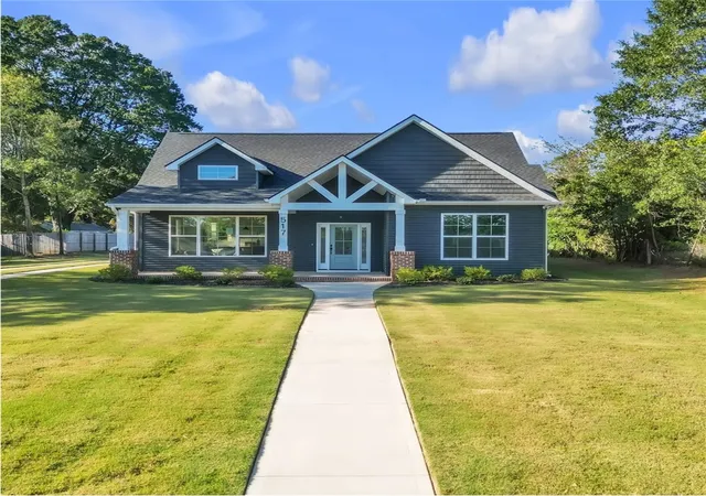 Photo 1 of Single family home for sale at 517 N East Main St, Easley, SC 29640 | MLS# 20293467 | Listing updated on 2026-10-14