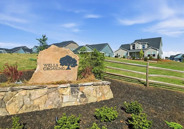 Photo 3 of Single family home for sale at 457 Fox Pond Dr, Seneca, SC 29678 | MLS# 20293929 | Listing updated on 2026-05-25