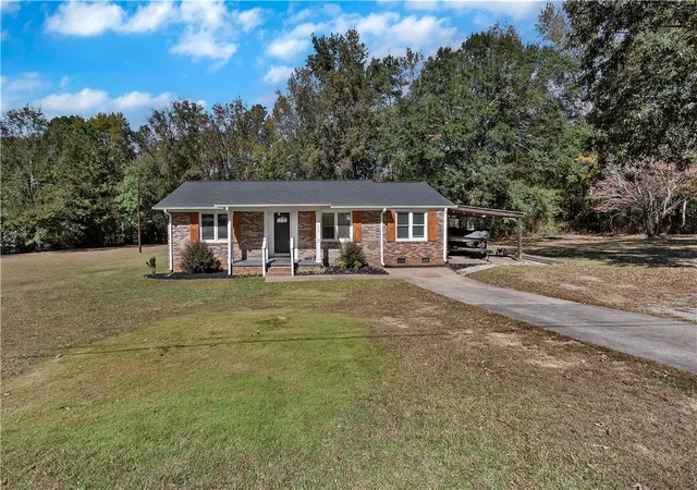 Photo 1 of Single family home for sale at 1409 Whiten Rd, Belton, SC 29627 | MLS# 20293959 | Listing updated on 2026-07-13