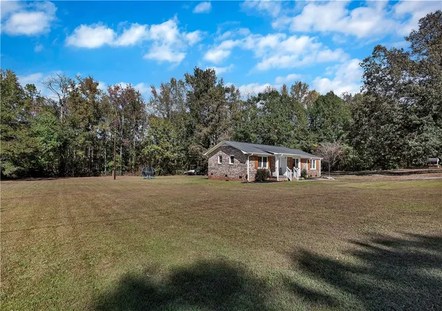 Photo 2 of Single family home for sale at 1409 Whiten Rd, Belton, SC 29627 | MLS# 20293959 | Listing updated on 2026-07-13