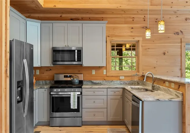 Photo 2 of Single family home for sale at 711 Scharlin Dr, Pickens, SC 29671 | MLS# 20294217 | Listing updated on 2026-07-31