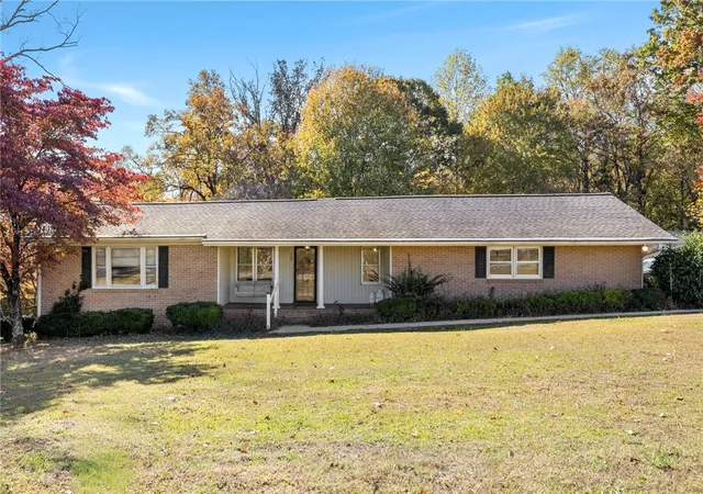 Homes for sale in Pickens, SC | 155 Ferguson Rd, Pickens, SC 29671 | MLS# 20294478