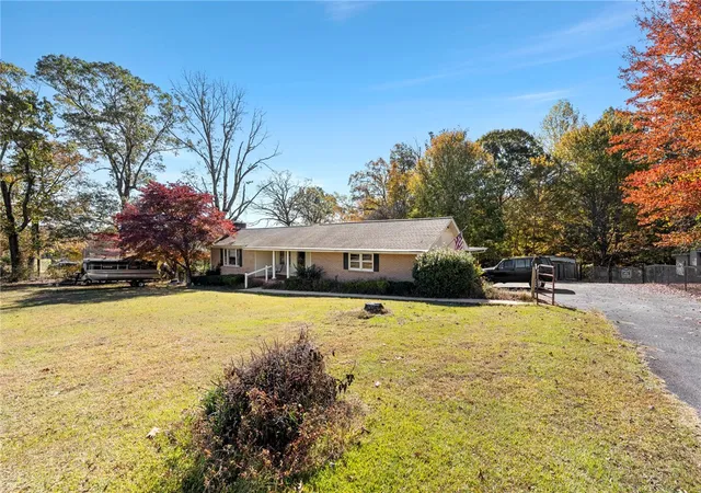 Homes for sale in Pickens, SC | 155 Ferguson Rd, Pickens, SC 29671 | MLS# 20294478