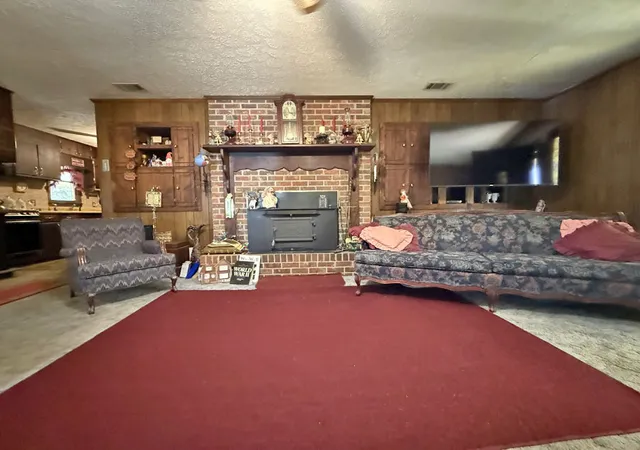 Photo 3 of Single family home for sale at 410 Cedar St, Lavonia, GA 30553 | MLS# 20294717 | Listing updated on 2026-10-02
