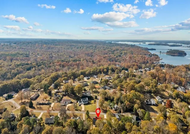 Photo 3 of Single family home for sale at 114 Lake Forest Cir, Anderson, SC 29625 | MLS# 20294792 | Listing updated on 2026-06-29
