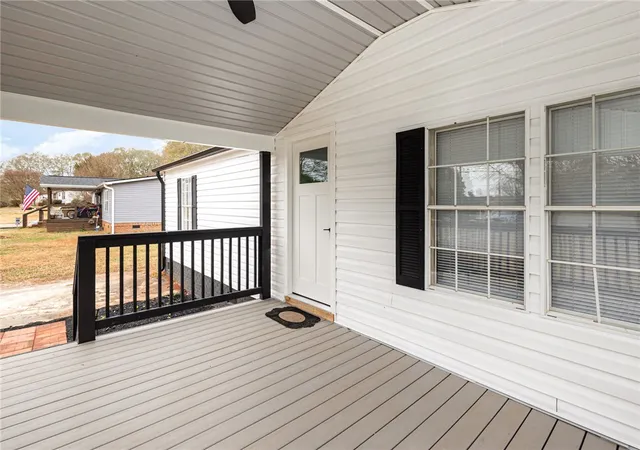 Photo 3 of Manufactured home for sale at 1635 Anderson Ridge Rd, Simpsonville, SC 29681 | MLS# 20295312 | Listing updated on 2026-09-17