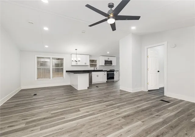 Photo 3 of Manufactured home for sale at 1635 Anderson Ridge Rd, Simpsonville, SC 29681 | MLS# 20295312 | Listing updated on 2026-09-17