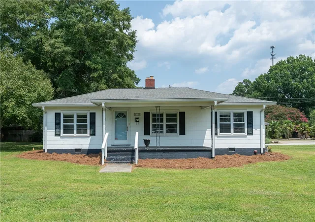 Photo 1 of Single family home for sale at 615 Belton Hwy, Williamston, SC 29697 | MLS# 20295314 | Listing updated on 2026-09-01