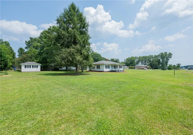 Photo 4 of Single family home for sale at 615 Belton Hwy, Williamston, SC 29697 | MLS# 20295314 | Listing updated on 2026-09-01