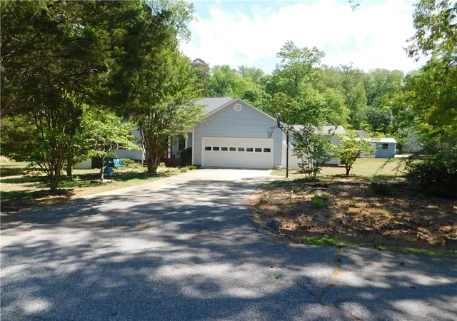 Photo 1 of Single family home for sale at 116 Bell Dr, Simpsonville, SC 29681 | MLS# 20294438 | Listing updated on 2026-06-24
