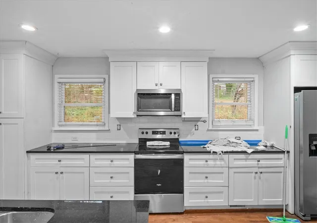 Photo 4 of Sale Pending at 108 Linda Ln, Marietta, SC 29661 | MLS# 20295362 | Listing updated on 2026-10-26