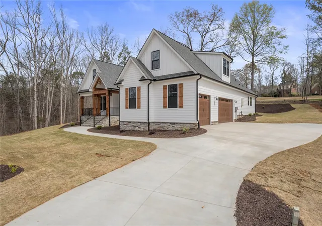 Photo 2 of Sale Pending at 83 Carr Rd, Piedmont, SC 29673 | MLS# 20295346 | Listing updated on 2026-06-08