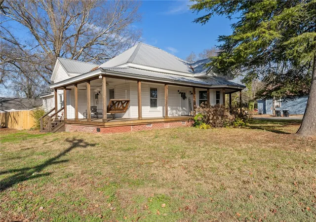 Photo 1 of Single family home for sale at 301 Blue Ridge Ave, Belton, SC 29627 | MLS# 20296059 | Listing updated on 2026-07-13