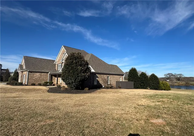 Photo 2 of Single family home for sale at 1017 Omega Farms Ln, Williamston, SC 29697 | MLS# 20296356 | Listing updated on 2026-09-16