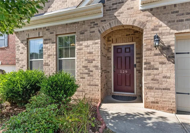 Photo 3 of Single family home for sale at 129 Golden Eagle Ln, Anderson, SC 29621 | MLS# 20296373 | Listing updated on 2026-08-02