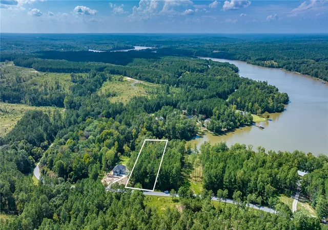 Homes for sale in Hodges, SC | 930 Eagles Harbor Dr, Hodges, SC 29653 | MLS# 20296455
