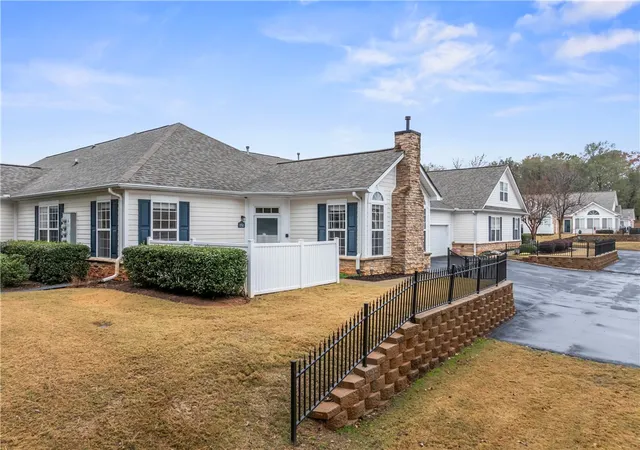 Photo 4 of Townhouse for sale at 151 Life Style Ln, Anderson, SC 29621 | MLS# 20296527 | Listing updated on 2026-08-02