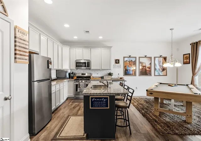 Photo 3 of Single family home for sale at 337 Barnhill Ct, Greenville, SC 29617 | MLS# 20296654 | Listing updated on 2026-05-13