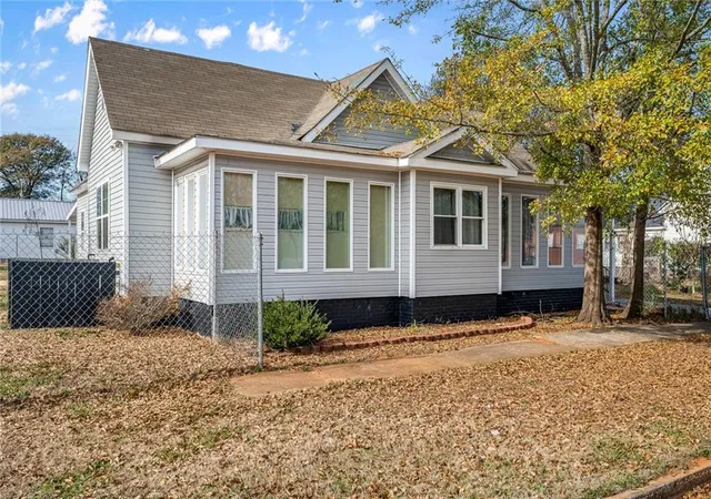 Photo 1 of Single family home for sale at 216 Riley St, Anderson, SC 29624 | MLS# 20296611 | Listing updated on 2026-09-04