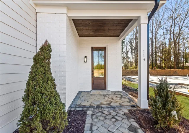 Photo 3 of Single family home for sale at 113 Market Bay Ct, Simpsonville, SC 29681 | MLS# 20296621 | Listing updated on 2026-01-23