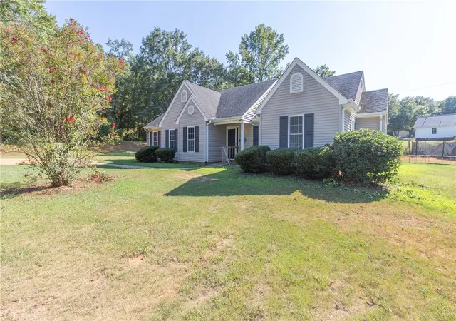 Photo 2 of Sale Pending at 101 Springview Dr, Anderson, SC 29625 | MLS# 20296675 | Listing updated on 2026-08-27