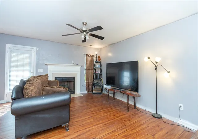 Photo 4 of Sale Pending at 101 Springview Dr, Anderson, SC 29625 | MLS# 20296675 | Listing updated on 2026-08-27