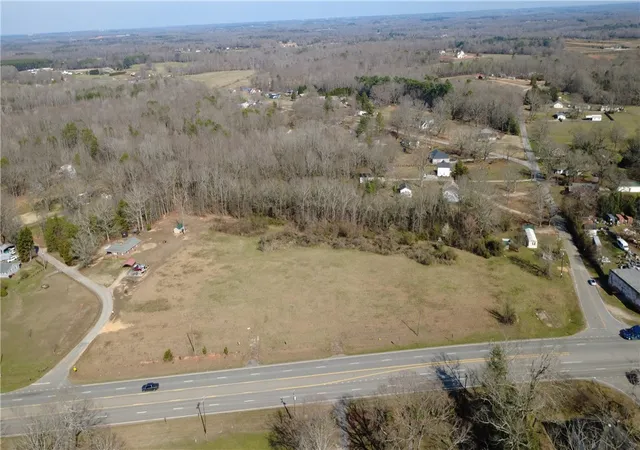3rd image of 9005 Augusta Rd, Pelzer, SC 29669 | MLS# 20296700
