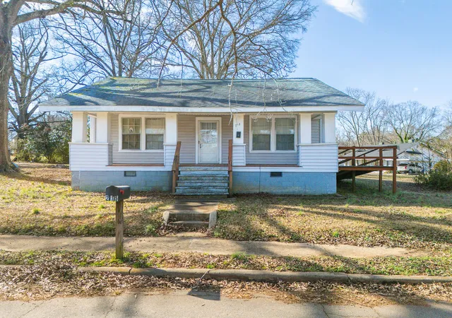 Photo 2 of Single family home for sale at 215 Louisiana St, Honea Path, SC 29654 | MLS# 20296899 | Listing updated on 2026-07-17