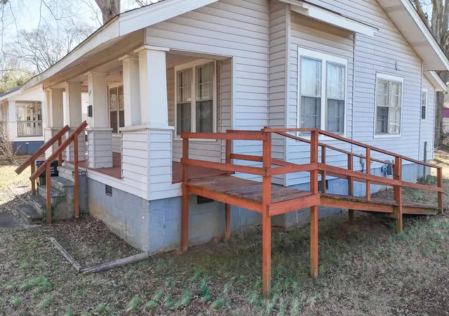 Photo 3 of Single family home for sale at 215 Louisiana St, Honea Path, SC 29654 | MLS# 20296899 | Listing updated on 2026-07-17
