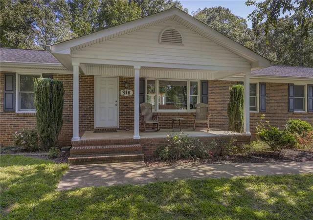 Photo 3 of Single family home for sale at 316 Mountain Ests Rd, Pickens, SC 29671 | MLS# 20297066 | Listing updated on 2026-09-11