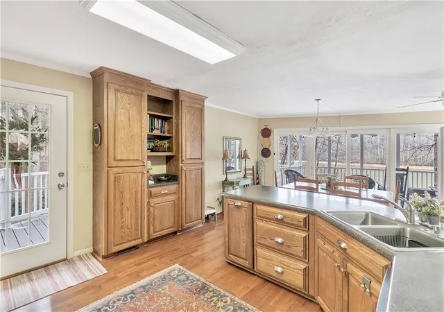 Photo 4 of Single family home for sale at 1007 Summer Pl, Anderson, SC 29621 | MLS# 20297256 | Listing updated on 2026-09-30