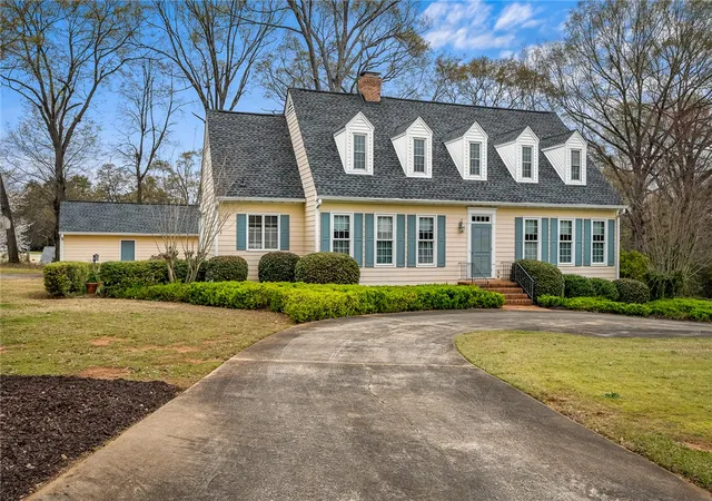 Photo 2 of Single family home for sale at 401 Berkshire Hl, Anderson, SC 29621 | MLS# 20297329 | Listing updated on 2026-08-04