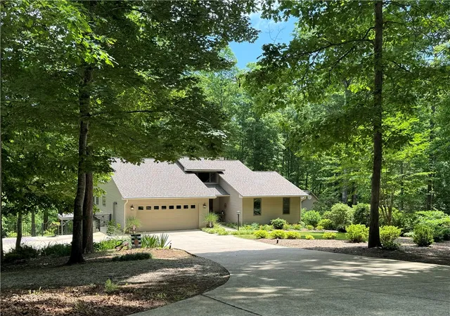 Photo 1 of Single family home for sale at 23 Quail Dr, Salem, SC 29676 | MLS# 20296601 | Listing updated on 2026-08-01