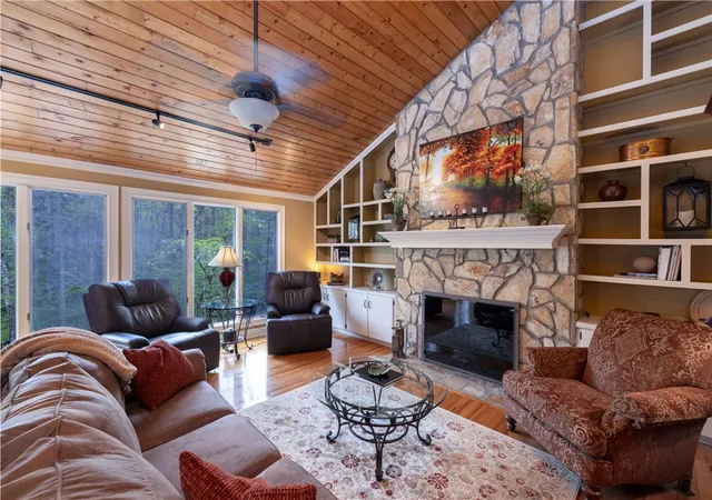 Photo 3 of Single family home for sale at 23 Quail Dr, Salem, SC 29676 | MLS# 20296601 | Listing updated on 2026-08-01