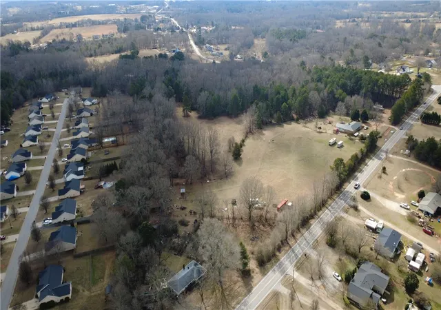 Photo 3 of Sale Pending at 6980 Midway Rd, Williamston, SC 29697 | MLS# 20297567 | Listing updated on 2026-04-30
